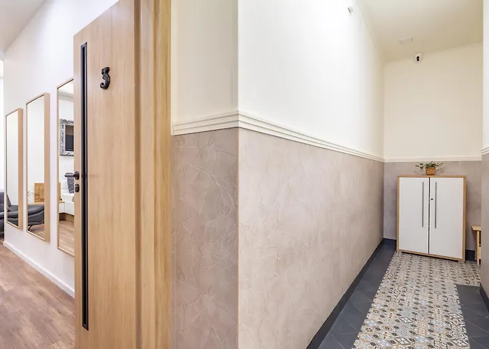 Super - Ac - New - Modern Budapest